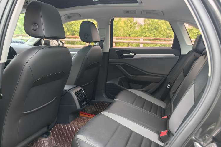 Used Volkswagen Sagitar 2020 280TSI DSG Comfort Version China VI Standard Interior 12