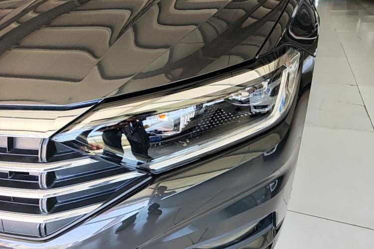 Used Volkswagen Sagitar 2020 200TSI DSG Comfort Version China VI Standard Left Front Headlight