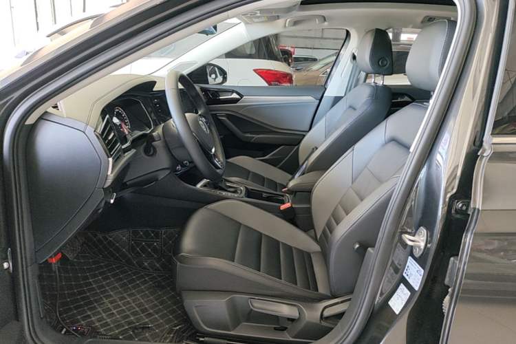 Used Volkswagen Sagitar 2020 200TSI DSG Comfort Version China VI Standard Left Front Seat