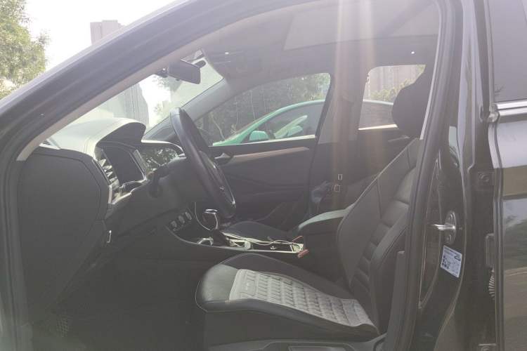 Used Volkswagen Sagitar 2020 280TSI DSG Comfort Version China VI Standard Left Front Seat