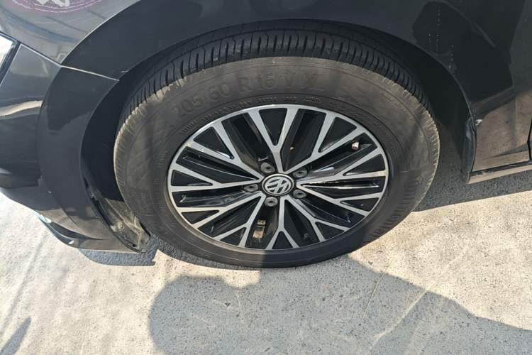 Used Volkswagen Sagitar 2020 280TSI DSG Comfort Version China VI Standard Left Front Wheel Hub