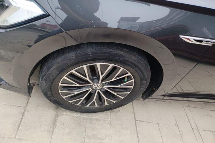 Used Volkswagen Sagitar 2020 280TSI DSG Comfort Version China VI Standard Left Front Wheel Hub