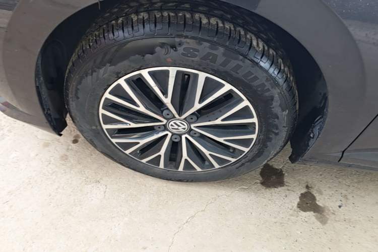 Used Volkswagen Sagitar 2020 280TSI DSG Comfort Version China VI Standard Left Front Wheel Hub