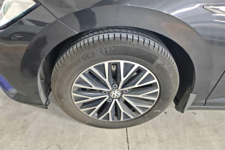 Used Volkswagen Sagitar 2020 280TSI DSG Comfort Version China VI Standard Left Front Wheel Hub