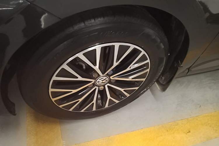 Used Volkswagen Sagitar 2020 200TSI DSG Comfort Version China VI Standard Left Front Wheel Hub