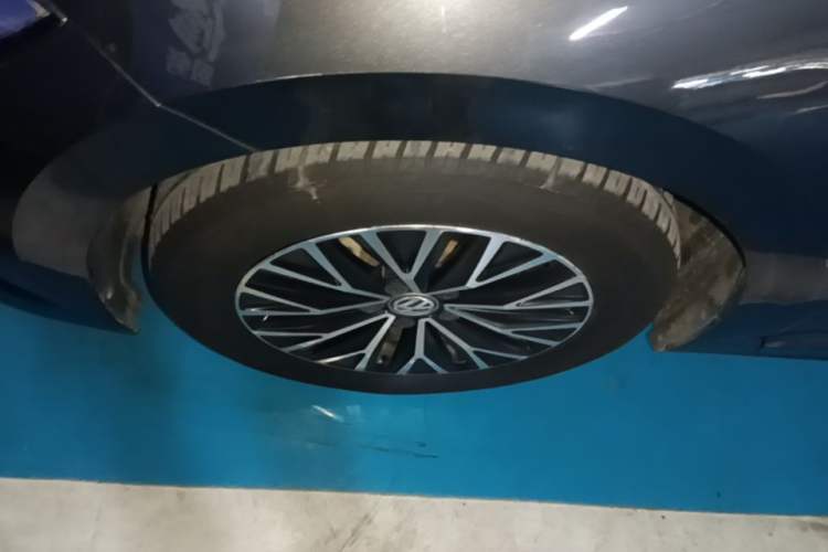 Used Volkswagen Sagitar 2020 280TSI DSG Comfort Version China VI Standard Left Front Wheel Hub