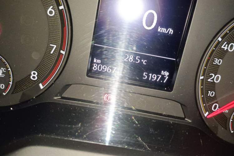 Used Volkswagen Sagitar 2020 280TSI DSG Comfort Version China VI Standard Odometer Close Up