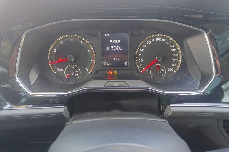Used Volkswagen Sagitar 2020 200TSI Manual Comfort Version China VI Standard Odometer Close Up
