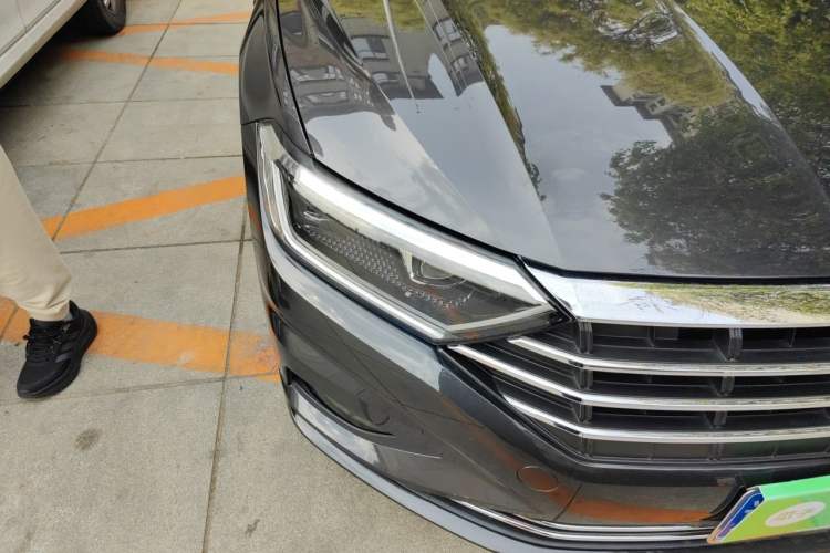 Used Volkswagen Sagitar 2020 280TSI DSG Comfort Version China VI Standard Right Front Headlight