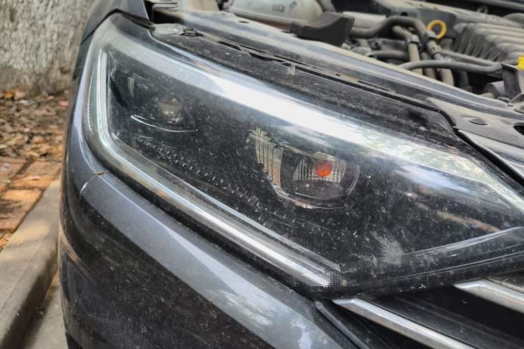 Used Volkswagen Sagitar 2020 200TSI DSG Comfort Version China VI Standard Right Front Headlight