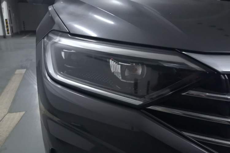 Used Volkswagen Sagitar 2020 280TSI DSG Comfort Version China VI Standard Right Front Headlight