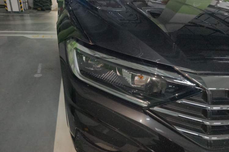 Used Volkswagen Sagitar 2020 200TSI DSG Comfort Version China VI Standard Right Front Headlight