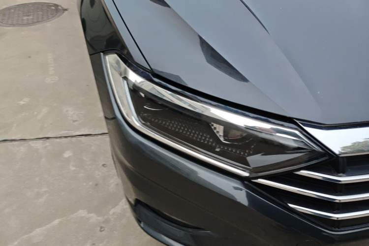 Used Volkswagen Sagitar 2020 200TSI DSG Comfort Version China VI Standard Right Front Headlight