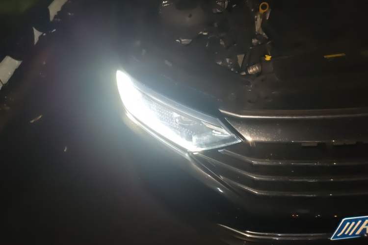 Used Volkswagen Sagitar 2020 280TSI DSG Comfort Version China VI Standard Right Front Headlight