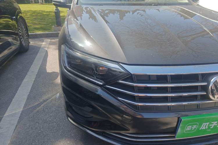 Used Volkswagen Sagitar 2020 200TSI Manual Comfort Version China VI Standard Right Front Headlight