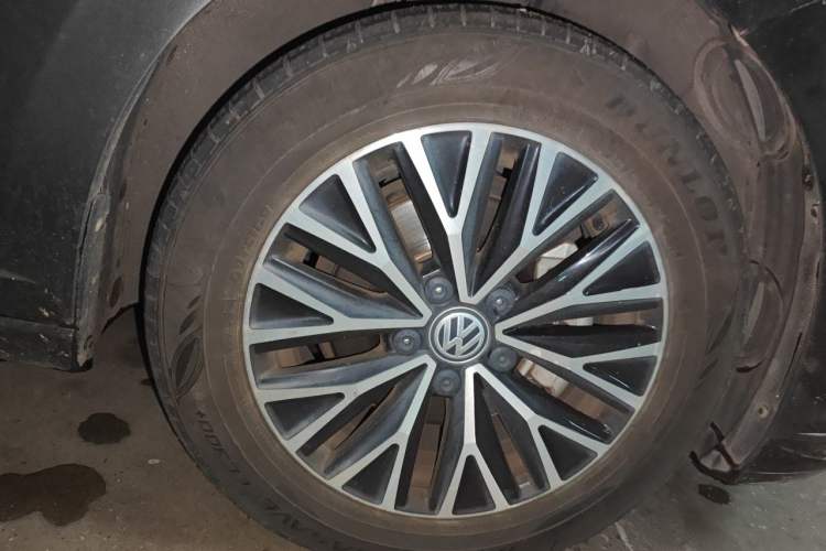 Used Volkswagen Sagitar 2020 200TSI DSG Comfort Version China VI Standard Right Front Wheel Hub