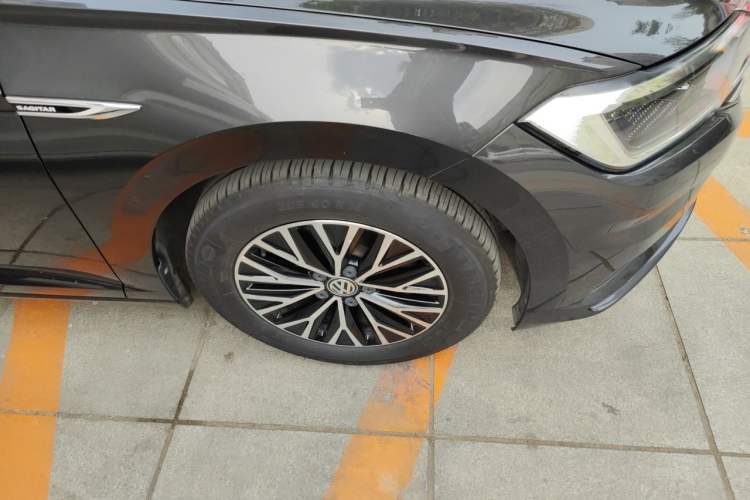 Used Volkswagen Sagitar 2020 280TSI DSG Comfort Version China VI Standard Right Front Wheel Hub