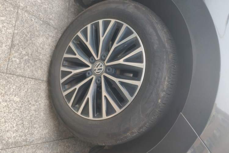 Used Volkswagen Sagitar 2020 280TSI DSG Comfort Version China VI Standard Right Front Wheel Hub