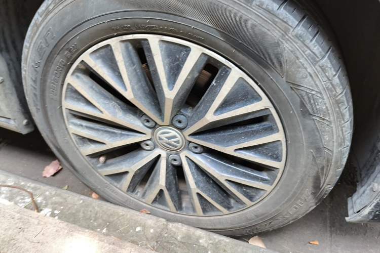 Used Volkswagen Sagitar 2020 200TSI DSG Comfort Version China VI Standard Right Front Wheel Hub
