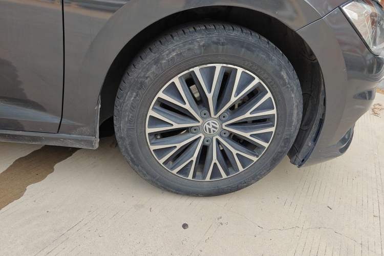 Used Volkswagen Sagitar 2020 280TSI DSG Comfort Version China VI Standard Right Front Wheel Hub