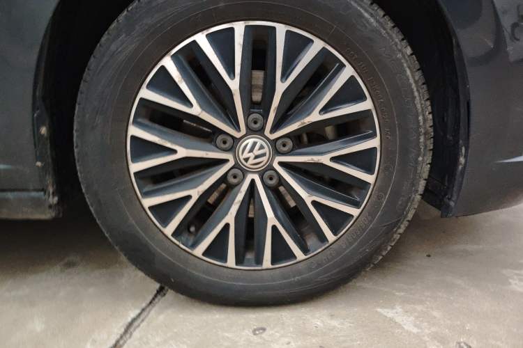 Used Volkswagen Sagitar 2020 200TSI DSG Comfort Version China VI Standard Right Front Wheel Hub