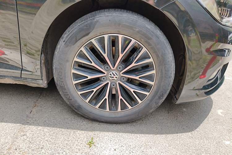 Used Volkswagen Sagitar 2020 280TSI DSG Comfort Version China VI Standard Right Front Wheel Hub