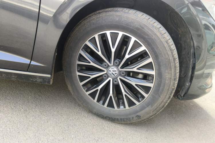 Used Volkswagen Sagitar 2020 280TSI DSG Comfort Version China VI Standard Right Front Wheel Hub