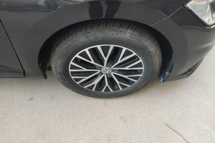 Used Volkswagen Sagitar 2020 280TSI DSG Comfort Version China VI Standard Right Front Wheel Hub