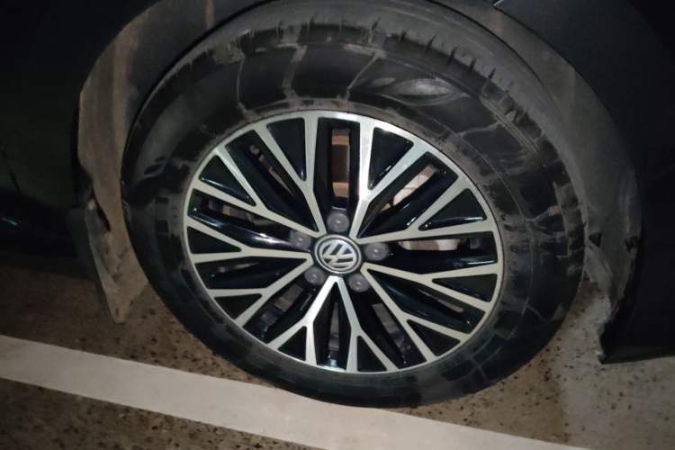 Used Volkswagen Sagitar 2020 280TSI DSG Comfort Version China VI Standard Right Front Wheel Hub
