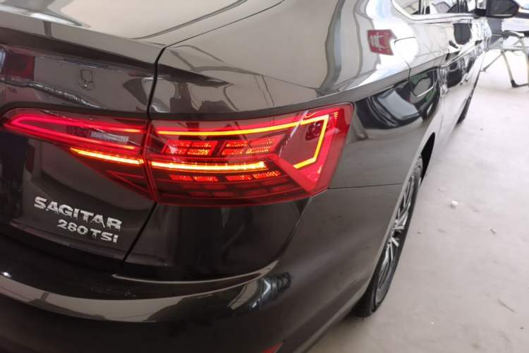 Used Volkswagen Sagitar 2020 280TSI DSG Comfort Version China VI Standard Right Rear Taillight