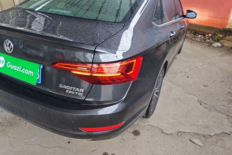 Used Volkswagen Sagitar 2020 280TSI DSG Comfort Version China VI Standard Right Rear Taillight