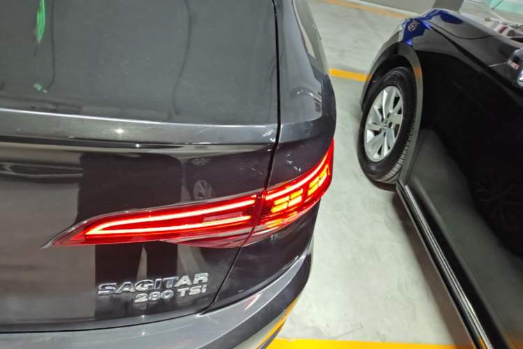 Used Volkswagen Sagitar 2020 280TSI DSG Comfort Version China VI Standard Right Rear Taillight
