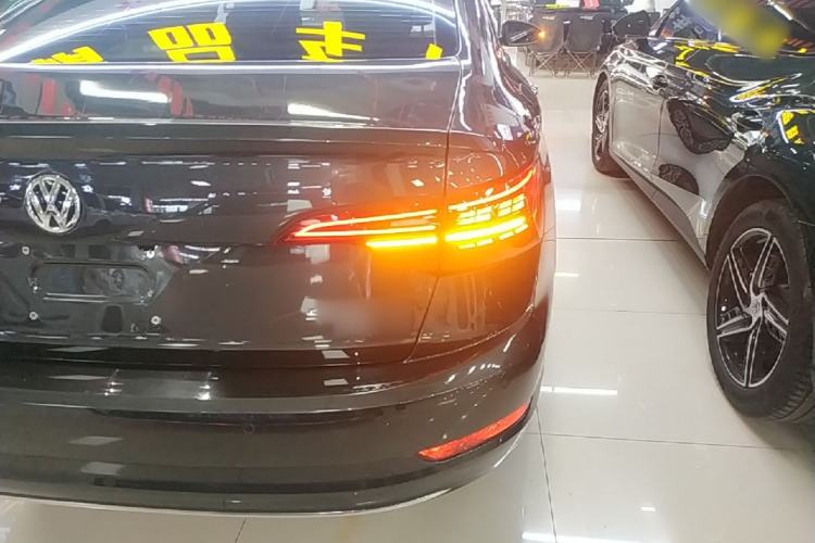 Used Volkswagen Sagitar 2020 280TSI DSG Comfort Version China VI Standard Right Rear Taillight