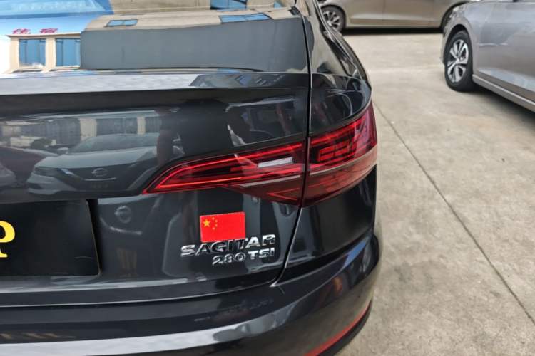 Used Volkswagen Sagitar 2020 280TSI DSG Comfort Version China VI Standard Right Rear Taillight