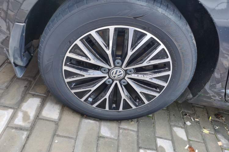 Used Volkswagen Sagitar 2020 280TSI DSG Comfort Version China VI Standard Right Rear Wheel Hub