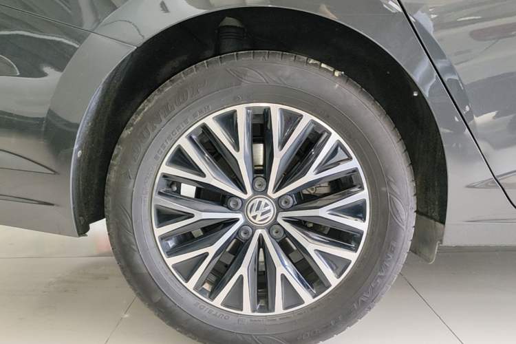 Used Volkswagen Sagitar 2020 200TSI DSG Comfort Version China VI Standard Right Rear Wheel Hub
