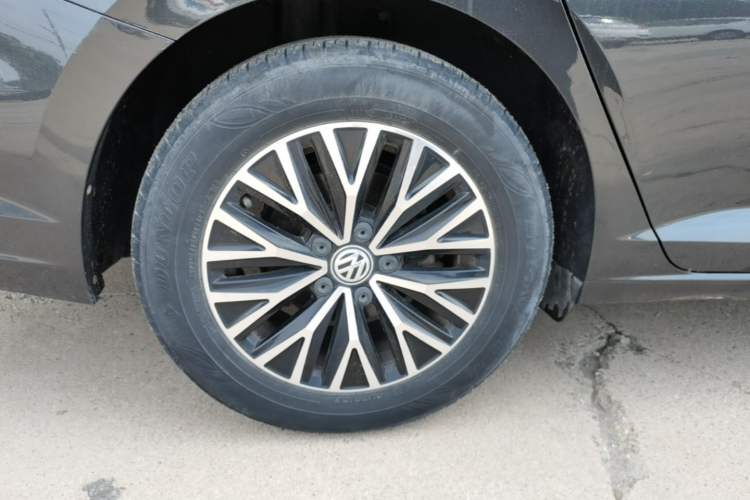 Used Volkswagen Sagitar 2020 200TSI DSG Comfort Version China VI Standard Right Rear Wheel Hub