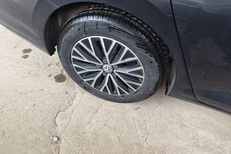Used Volkswagen Sagitar 2020 280TSI DSG Comfort Version China VI Standard Right Rear Wheel Hub