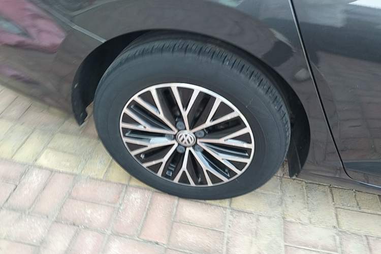 Used Volkswagen Sagitar 2020 280TSI DSG Comfort Version China VI Standard Right Rear Wheel Hub