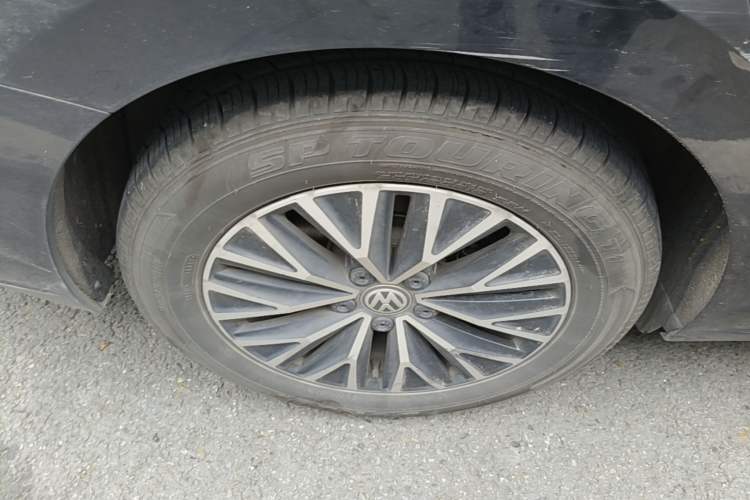 Used Volkswagen Sagitar 2020 280TSI DSG Comfort Version China VI Standard Right Rear Wheel Hub