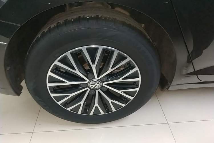 Used Volkswagen Sagitar 2020 280TSI DSG Comfort Version China VI Standard Right Rear Wheel Hub