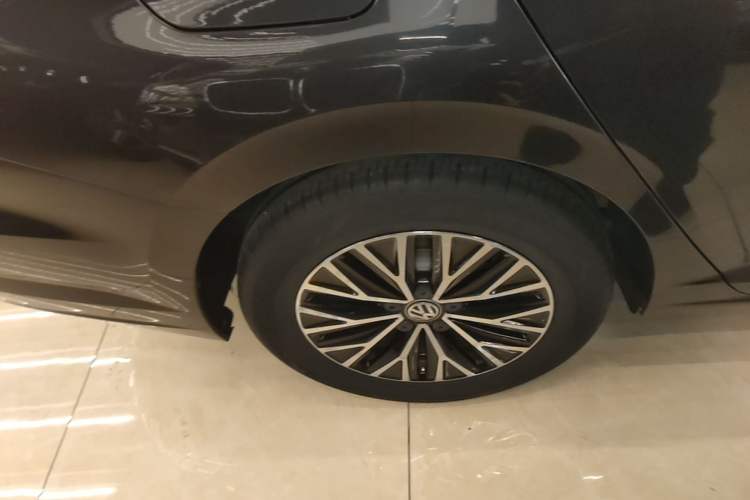 Used Volkswagen Sagitar 2020 280TSI DSG Comfort Version China VI Standard Right Rear Wheel Hub