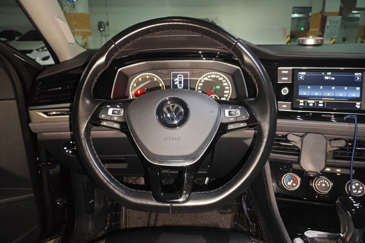 Used Volkswagen Sagitar 2020 200TSI DSG Comfort Version China VI Standard Steering Wheel