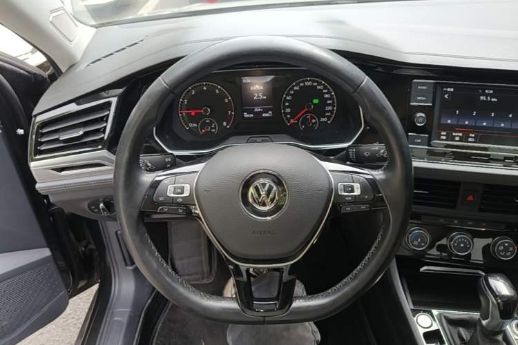 Used Volkswagen Sagitar 2020 280TSI DSG Comfort Version China VI Standard Steering Wheel
