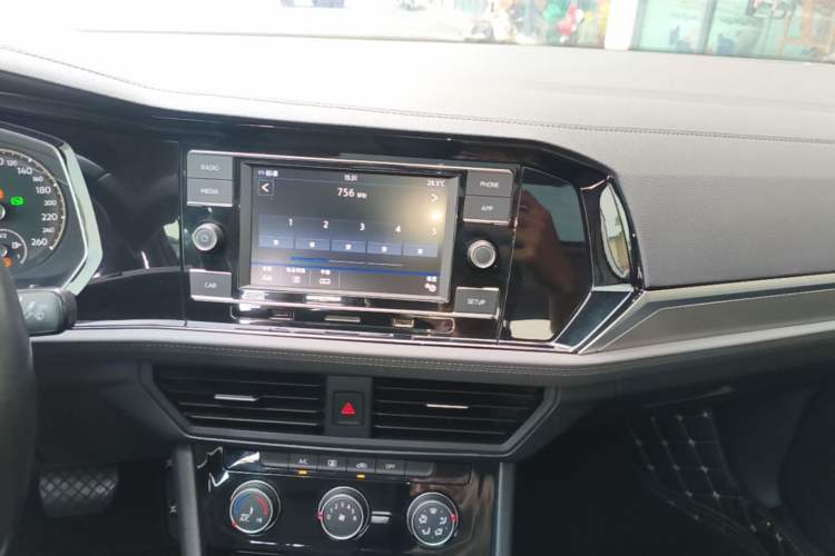 Used Volkswagen Sagitar 2020 200TSI DSG Comfort Version China VI Standard Audio And AC Panel