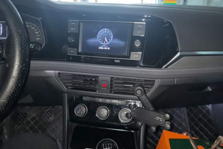 Used Volkswagen Sagitar 2020 200TSI Manual Comfort Version China VI Standard Audio And AC Panel