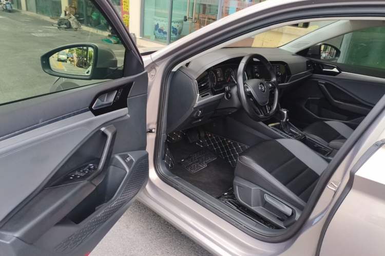 Used Volkswagen Sagitar 2020 200TSI DSG Comfort Version China VI Standard Driver Seat
