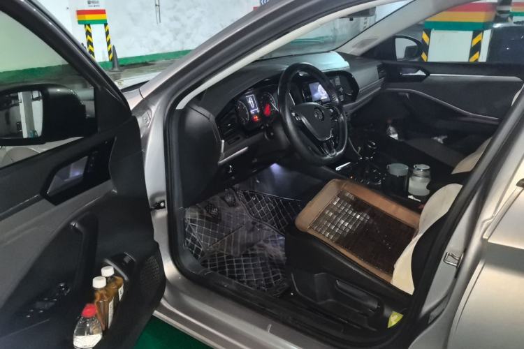 Used Volkswagen Sagitar 2020 200TSI Manual Comfort Version China VI Standard Driver Seat
