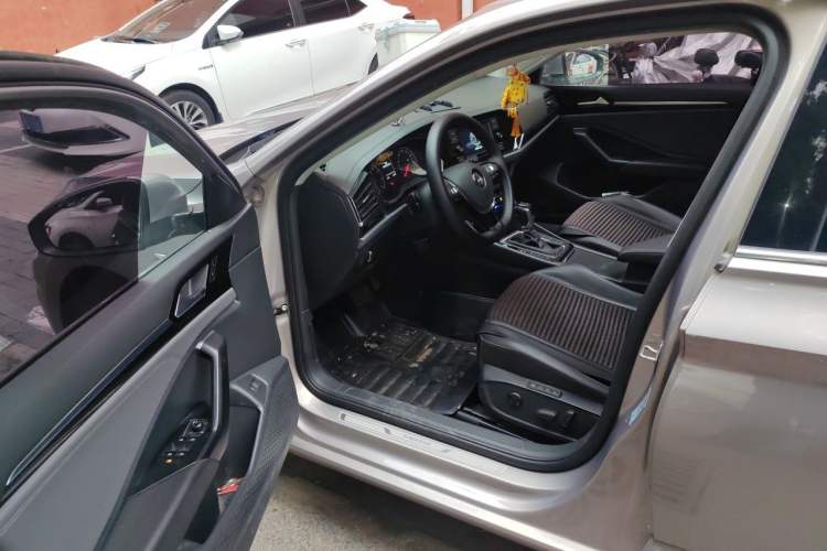 Used Volkswagen Sagitar 2020 280TSI DSG Luxury Version China VI Standard Driver Seat