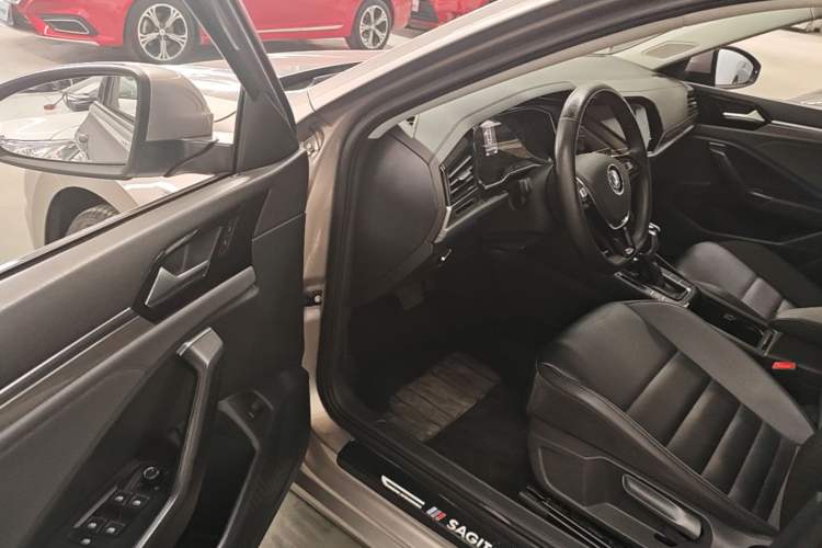 Used Volkswagen Sagitar 2020 280TSI DSG Comfort Version China VI Standard Driver Seat